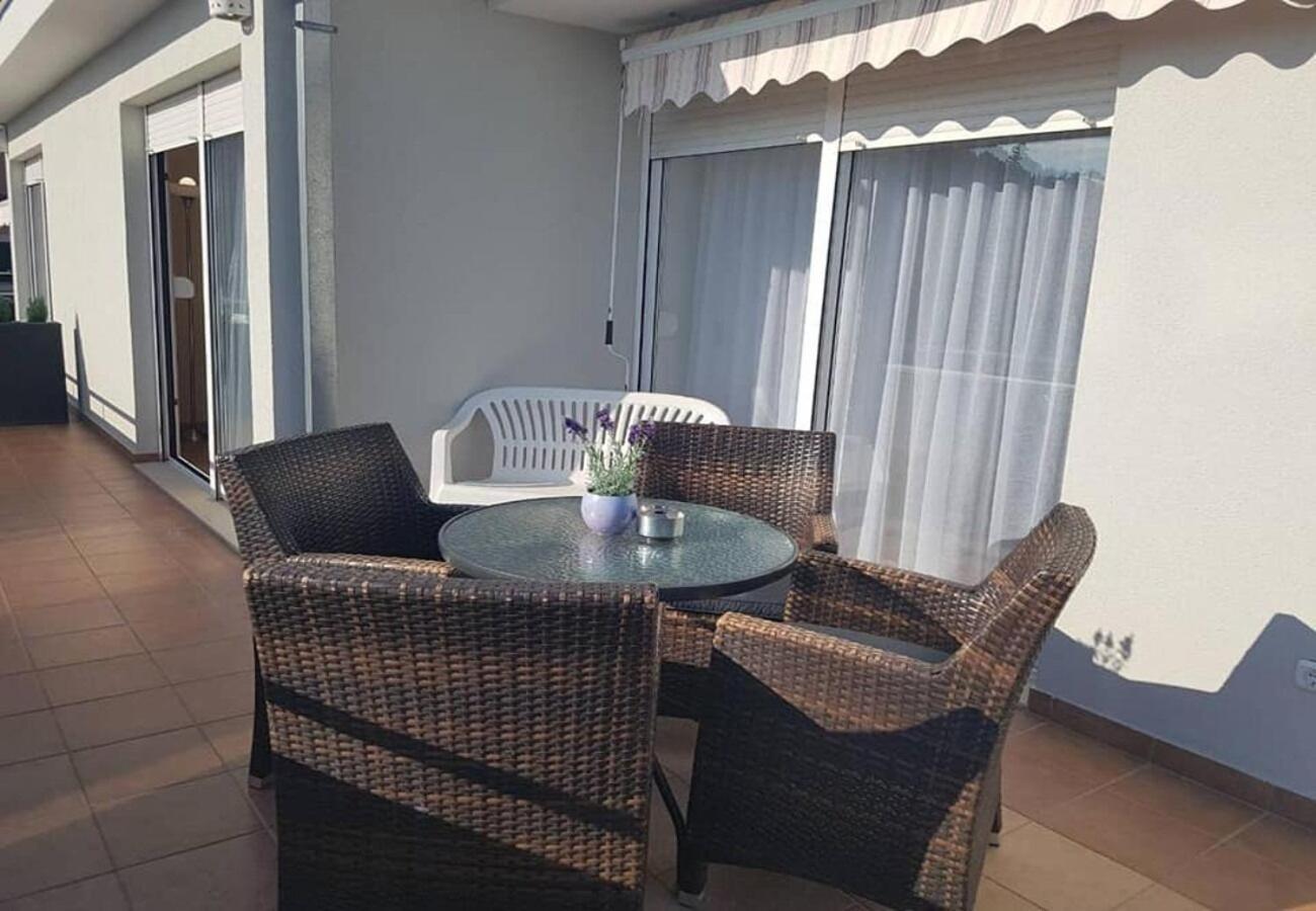 Apartments Javi - Free Private Parking Trogir Exterior foto