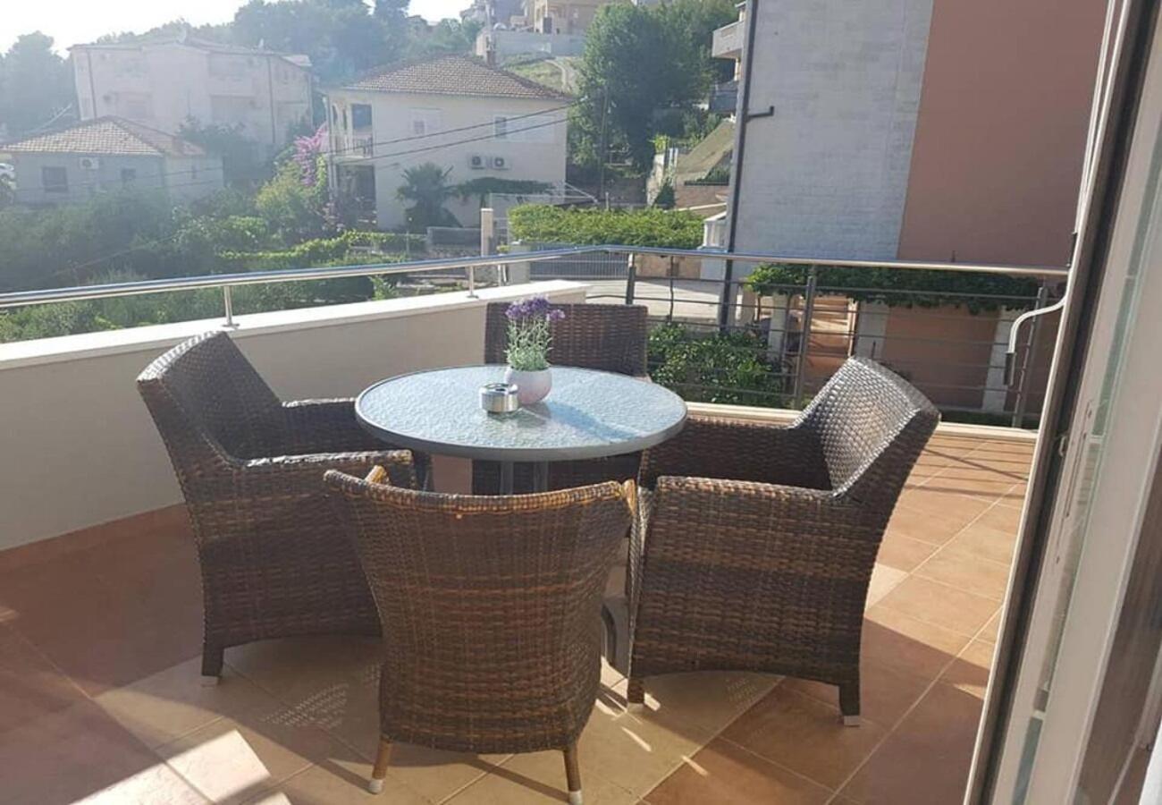 Apartments Javi - Free Private Parking Trogir Exterior foto