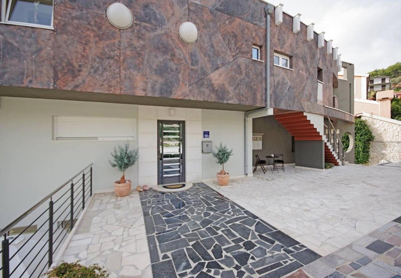 Apartments Javi - Free Private Parking Trogir Exterior foto